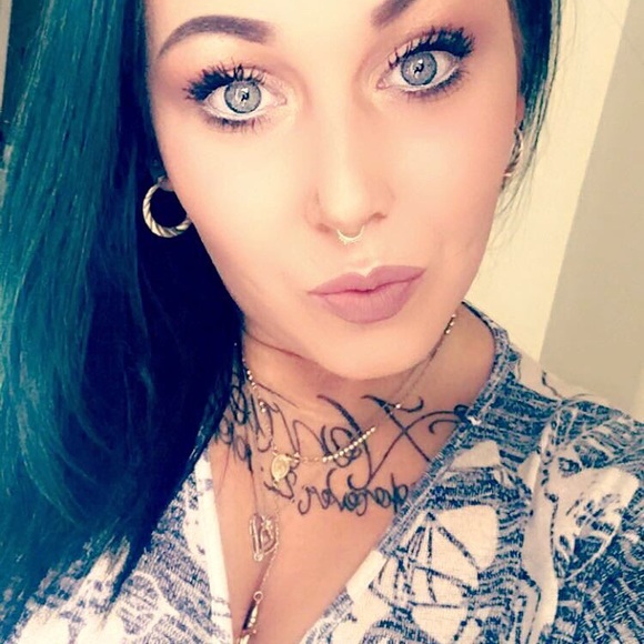 Meet your Posher, Angela - Picture 5 of 8