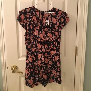 Kimchi Blue Romper Size 6 NEVER WORN