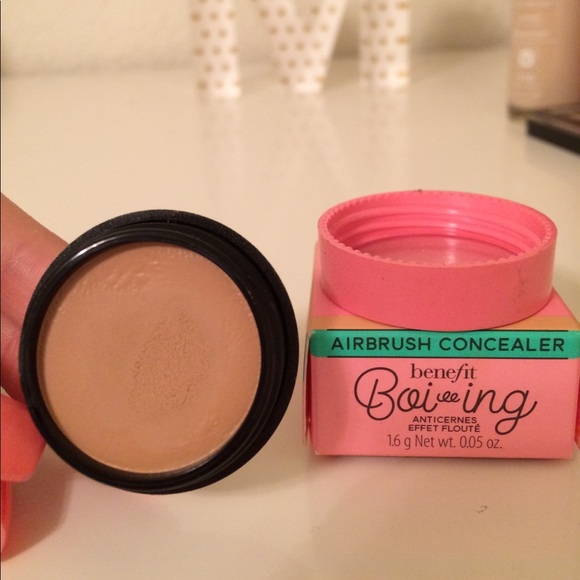 Benefit Boiing Airbrush Concealer - Picture 1 of 2