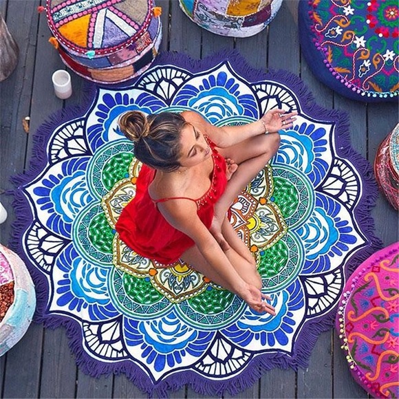 New Mandala Round 🌺 Lotus Flower Blanket/Wrap - Picture 3 of 4