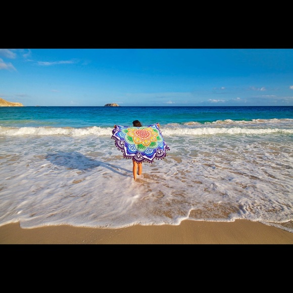 New Mandala Round 🌺 Lotus Flower Blanket/Wrap - Picture 4 of 4