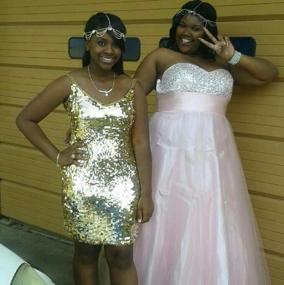 Gold dress - Picture 2 of 2