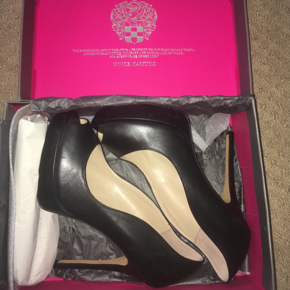 Vince Camuto pumps