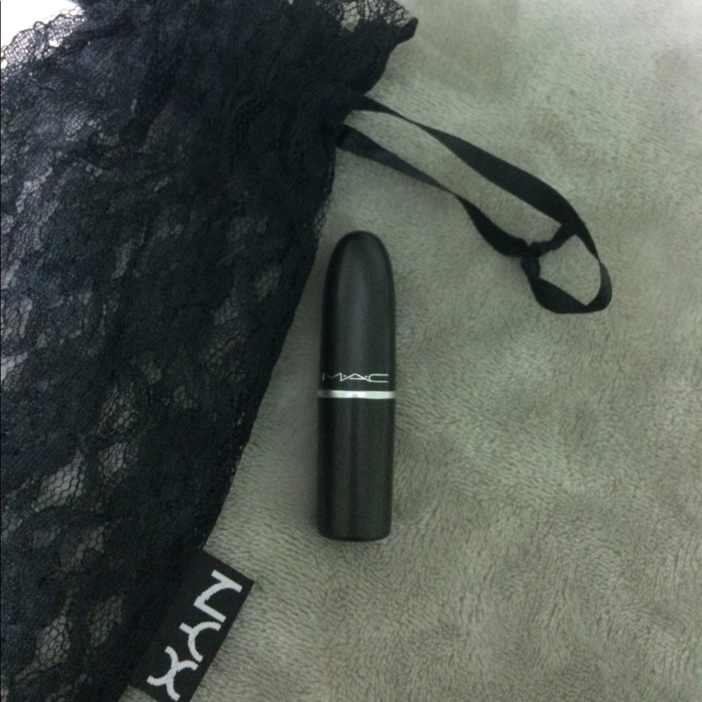 MAC Matte lipstick - Really me