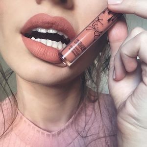 Kylie Cosmetics Dirty Peach Lip Kit