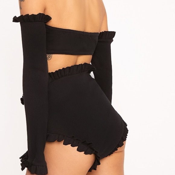 Black Ribbed Bardot Off the Shoulder Cropped Top - Picture 4 of 6