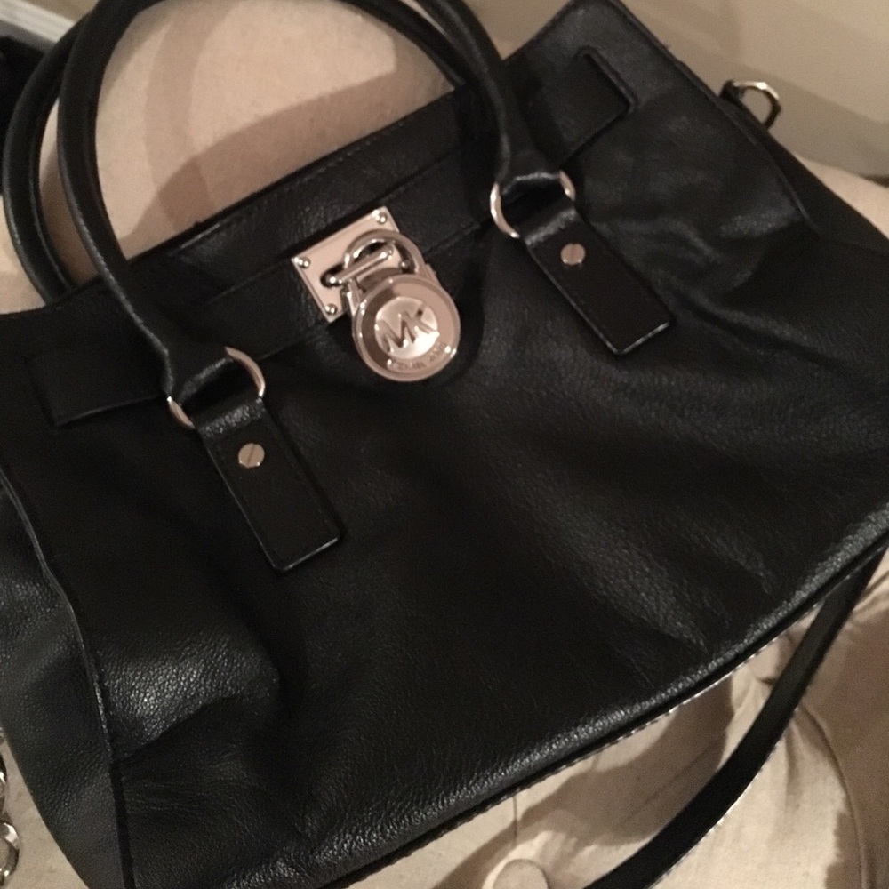 TODAY ONLY!!! ✨ MK Small Hamilton lock handbag
