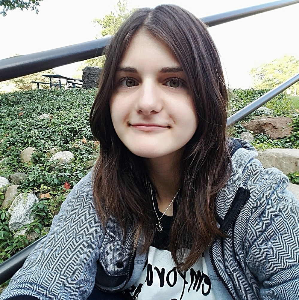 Meet your Posher, Lauren