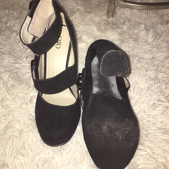 Heels - Picture 2 of 2