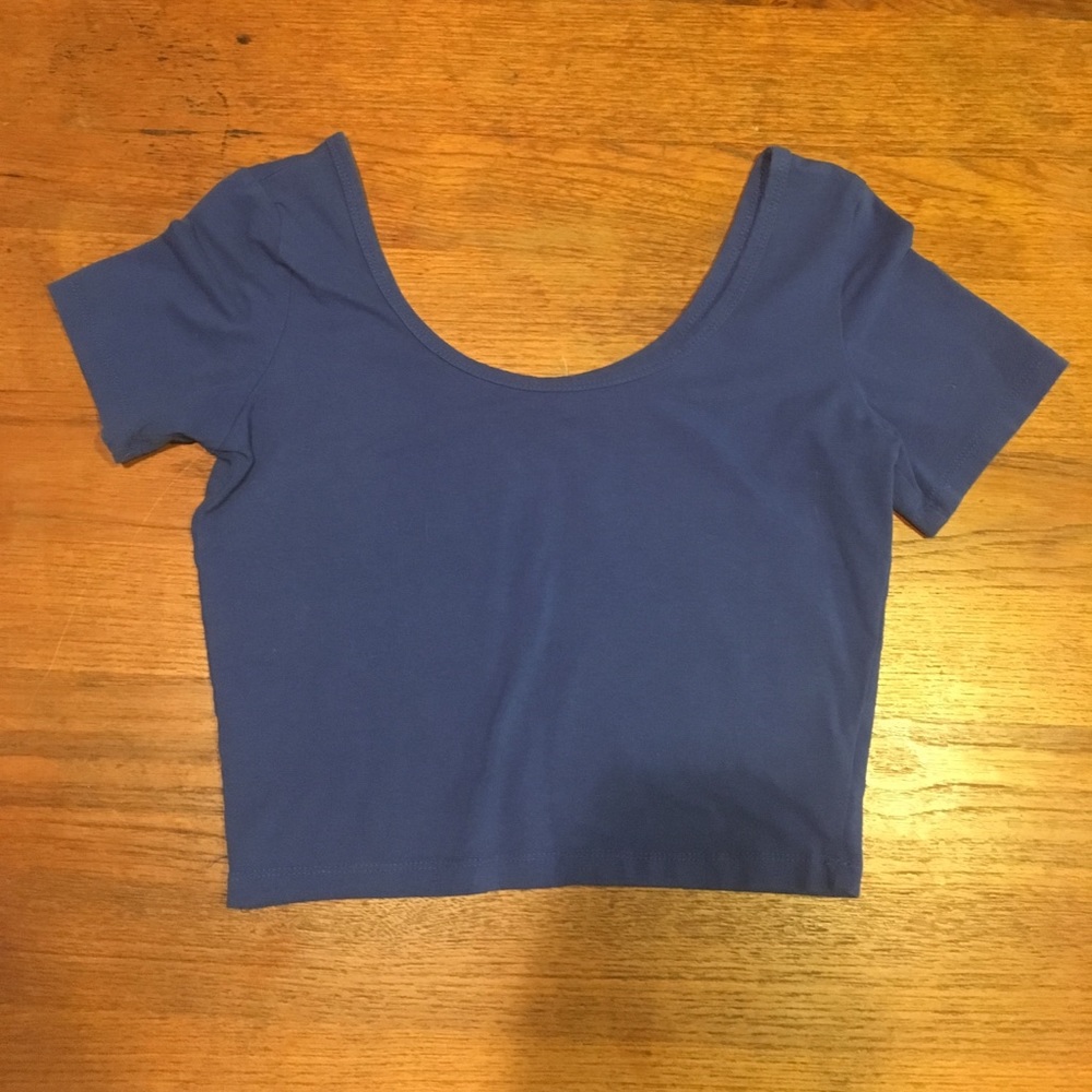 Blue crop top with sleeves