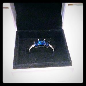 Women's blue & diamond ring