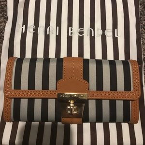 ‼️Final sale 😁Henri Bendel wallet with dust bag.