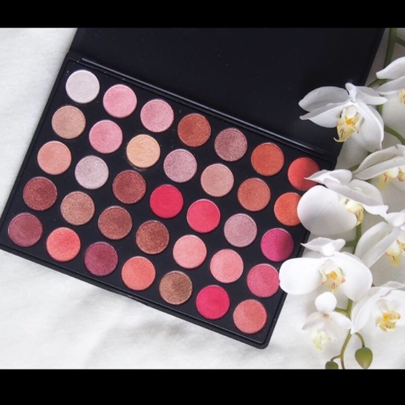 "SEXY REDS" eyeshadow palette - Picture 3 of 8