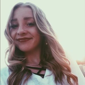 Meet your Posher, Avery