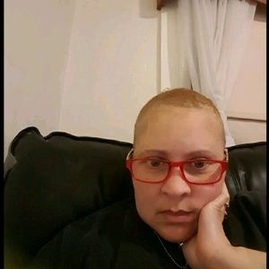 Meet your Posher, Eleanor