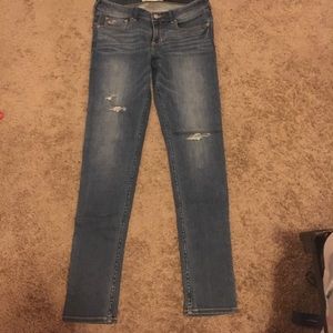 Hollister distressed jeans size 11
