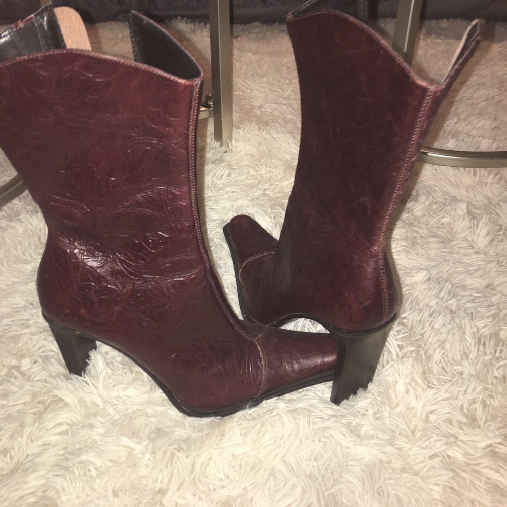 Boots - Picture 2 of 3