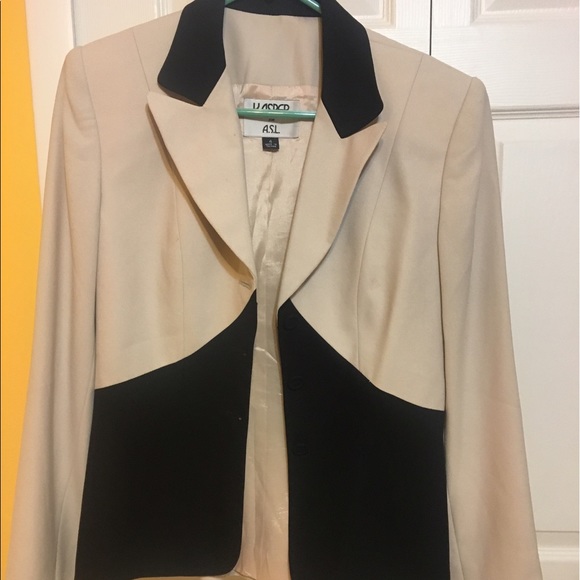Beautiful Tan and Black Blazer - Picture 1 of 4