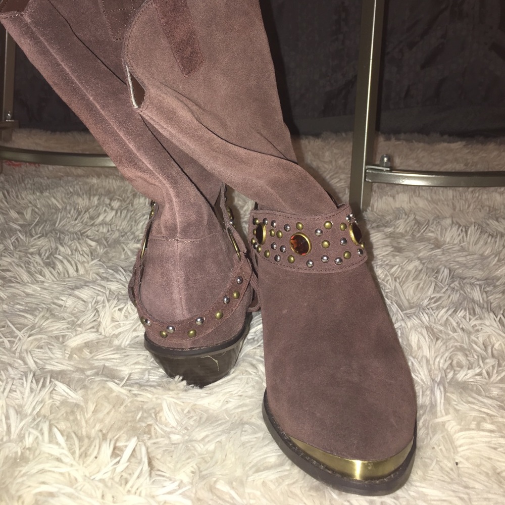 Boots - Picture 2 of 2
