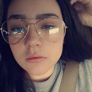 Meet your Posher, Rita