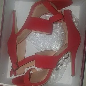 Nothing quite like a good red heel dont ya think..