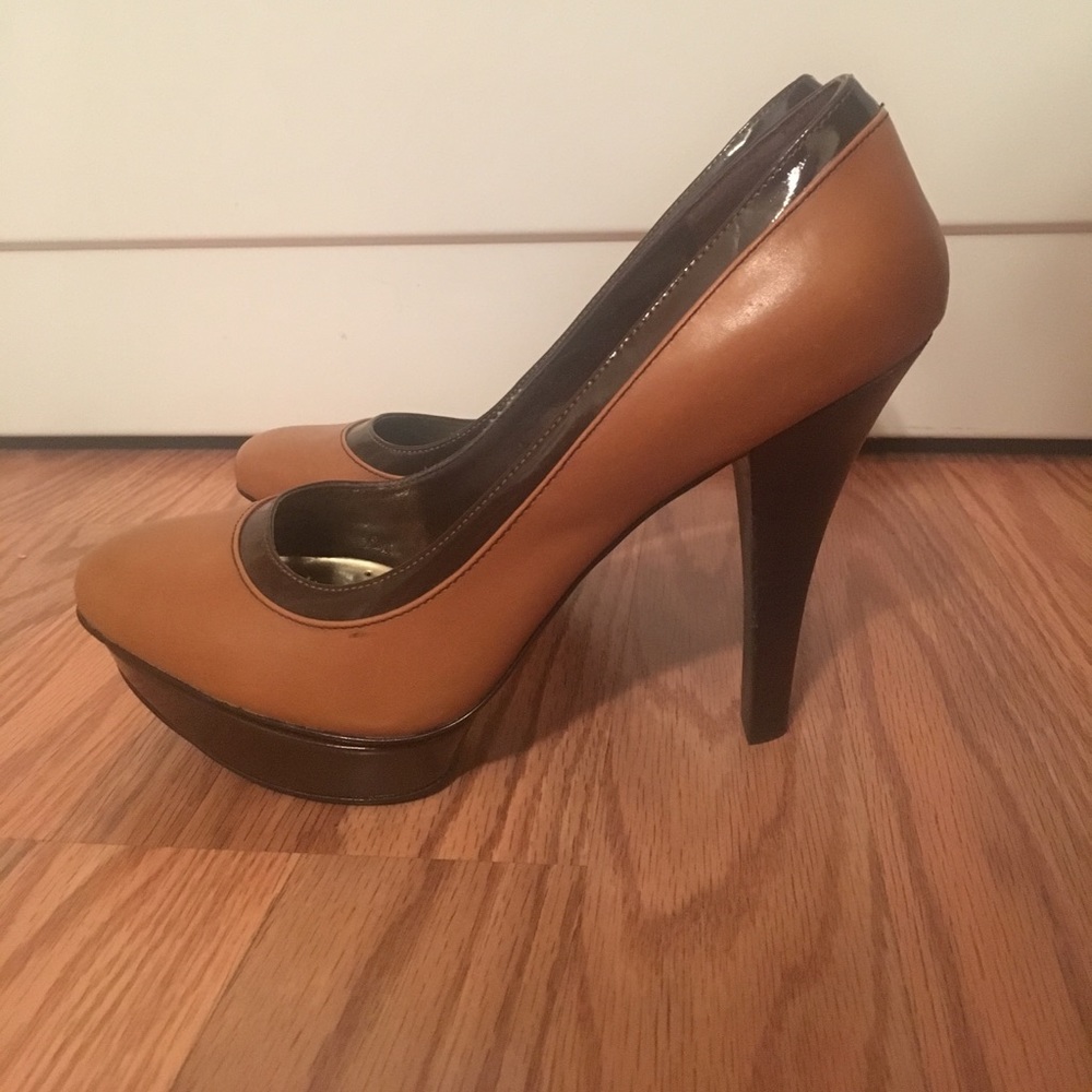 BCBG Brown Pumps *Never Worn * Size 7