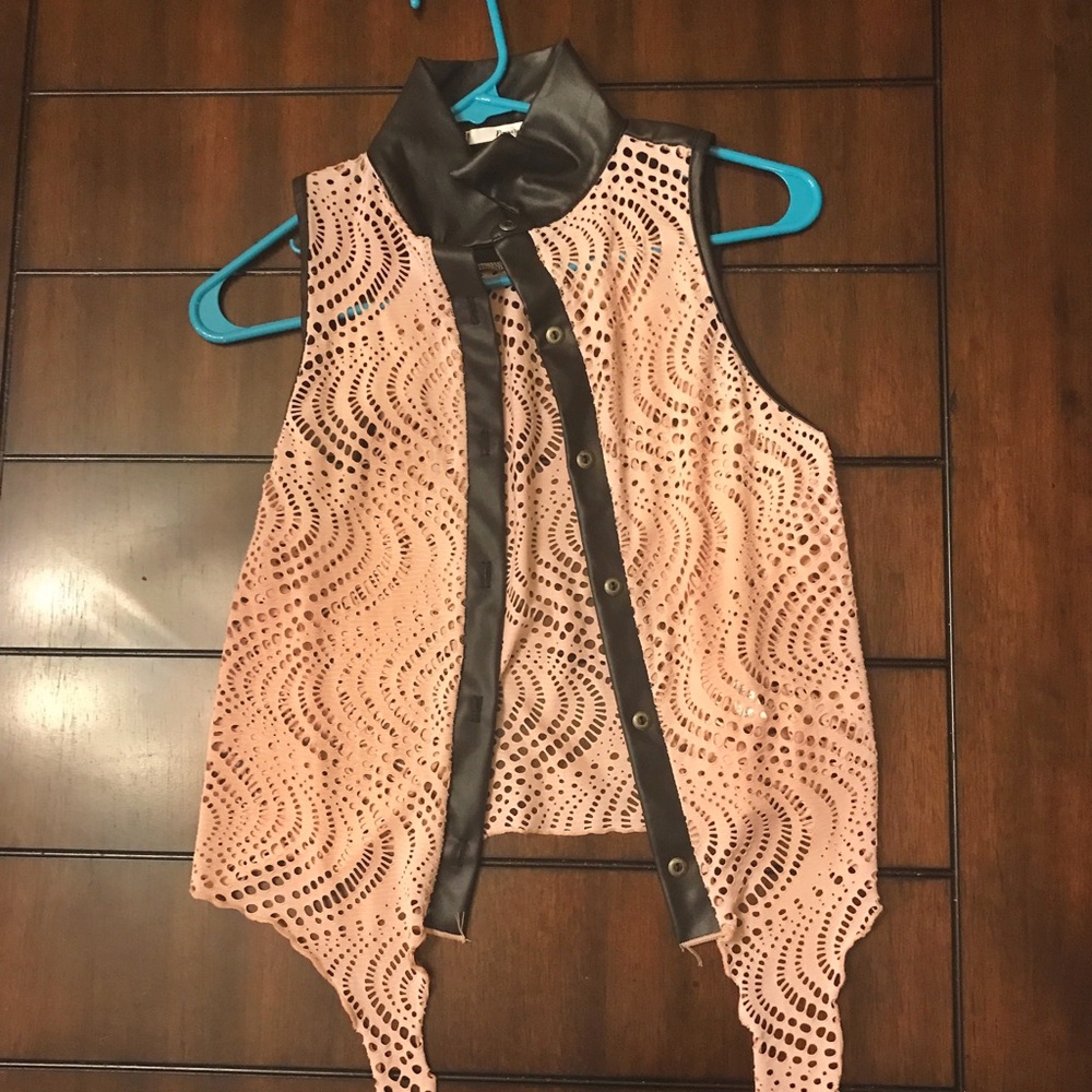 Light pink button up tank top