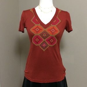 Embroidered Fossil v-neck shirt