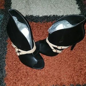 Just Fab Heel Booties