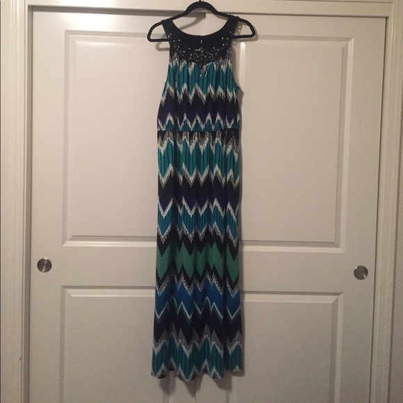 MAXI DRESS WITH CUT OUT NECK DETAIL & STUDS - Picture 1 of 5