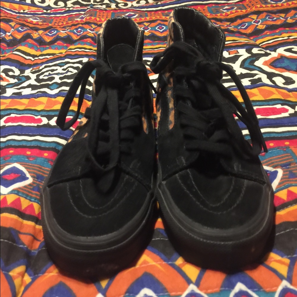 Van Sk8 Hi Cheetah/Leopard. Size 8