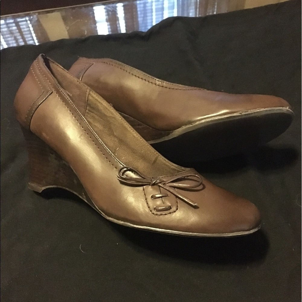 Brown Wedges