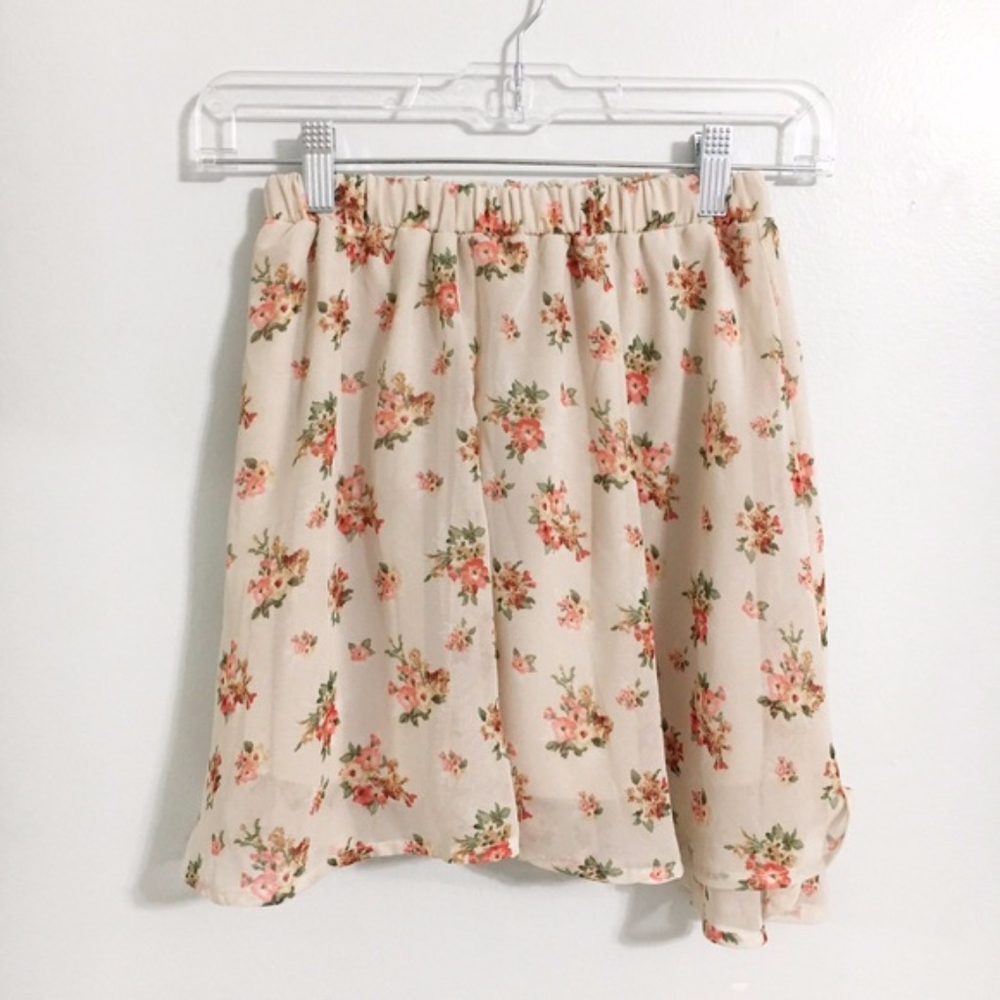 Wet Seal Cream Floral Miniskirt Size XS - Picture 2 of 3