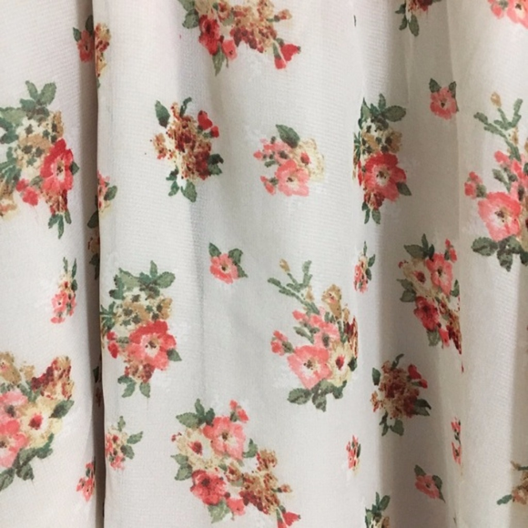 Wet Seal Cream Floral Miniskirt Size XS - Picture 3 of 3