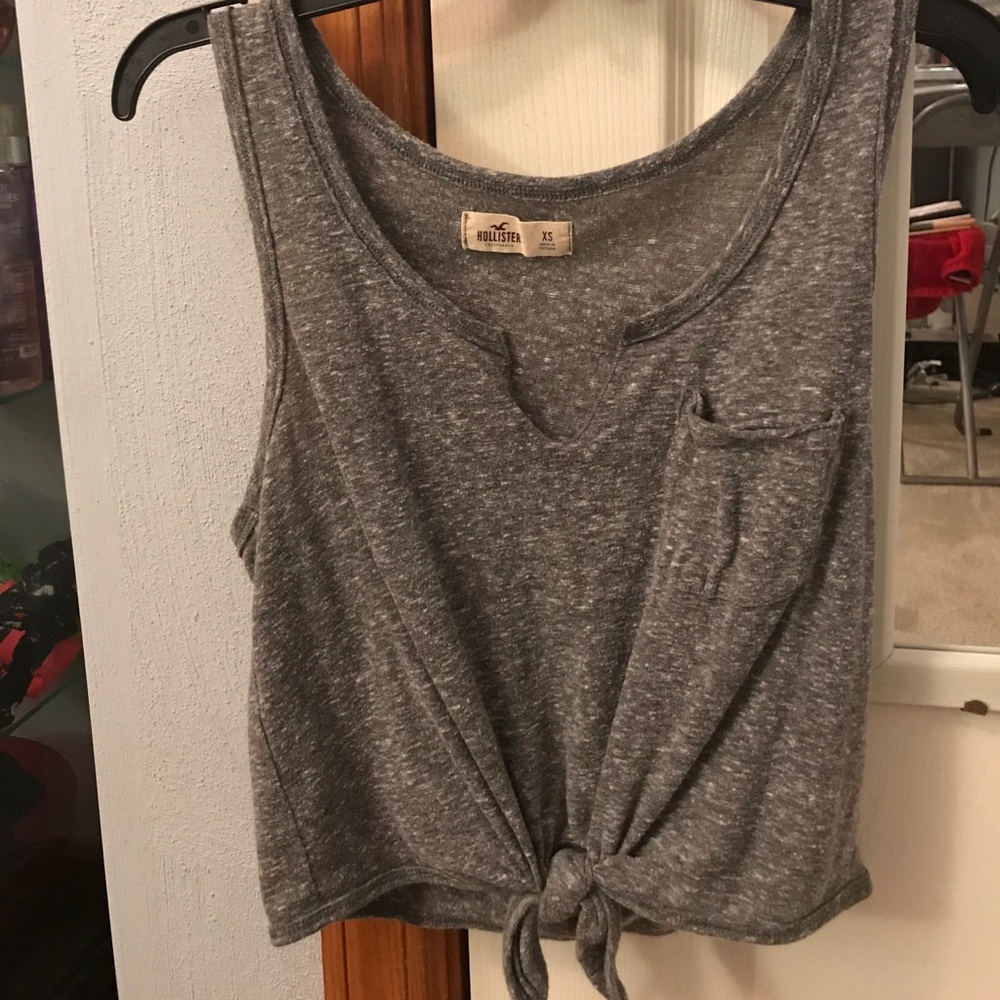 🔥Gray Hollister Crop Top🔥