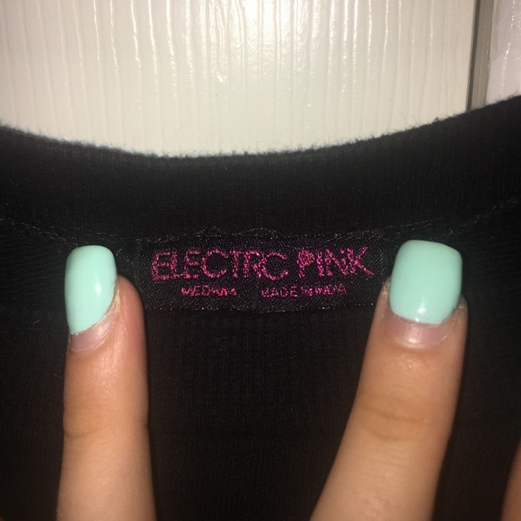 "love conquers all" oversized sweater - Picture 2 of 2