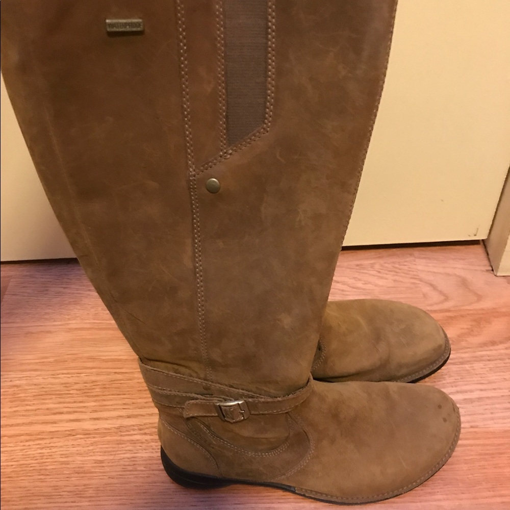 Waterproof knee height boots