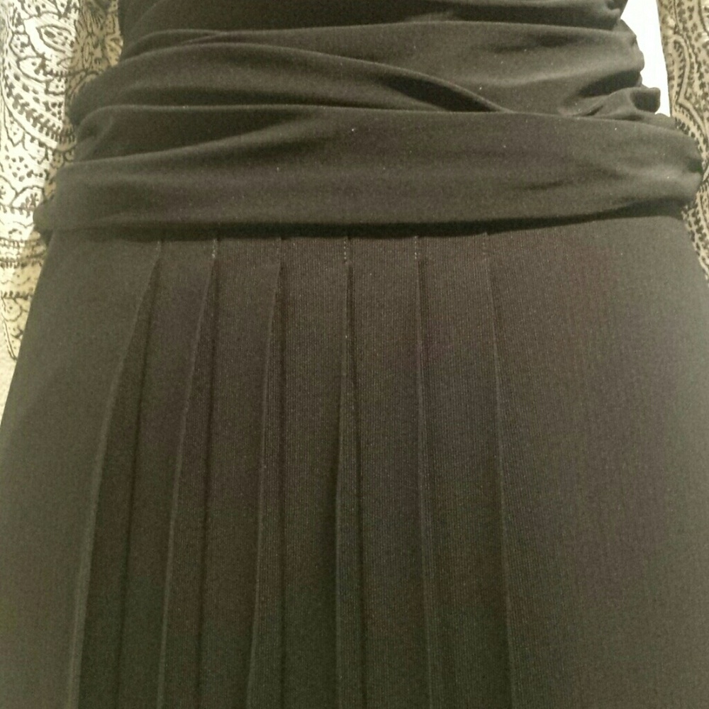 Dress - Picture 6 of 6