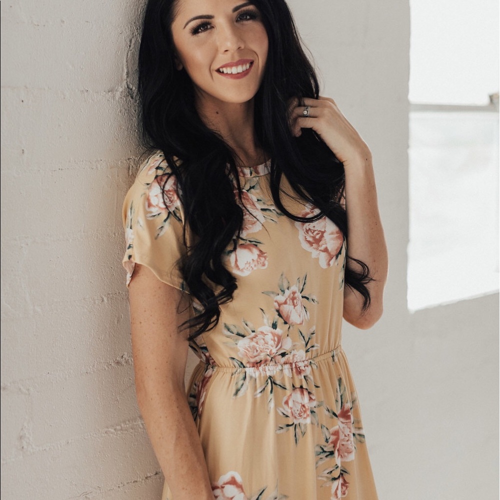 Marigold fitted floral midi dress with pockets - Picture 2 of 4