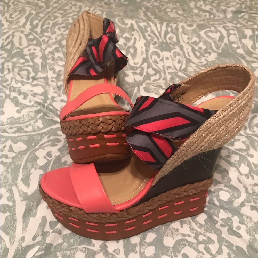 Fun wedges