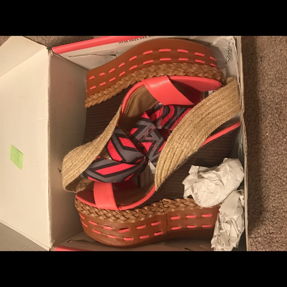 Fun wedges - Picture 2 of 4