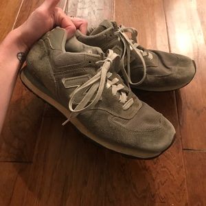 New Balance Tennis Shoes