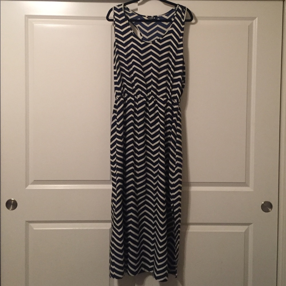 NAVY & CREAM STRIPED MAXI WITH SLIT