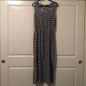 NAVY & CREAM STRIPED MAXI WITH SLIT