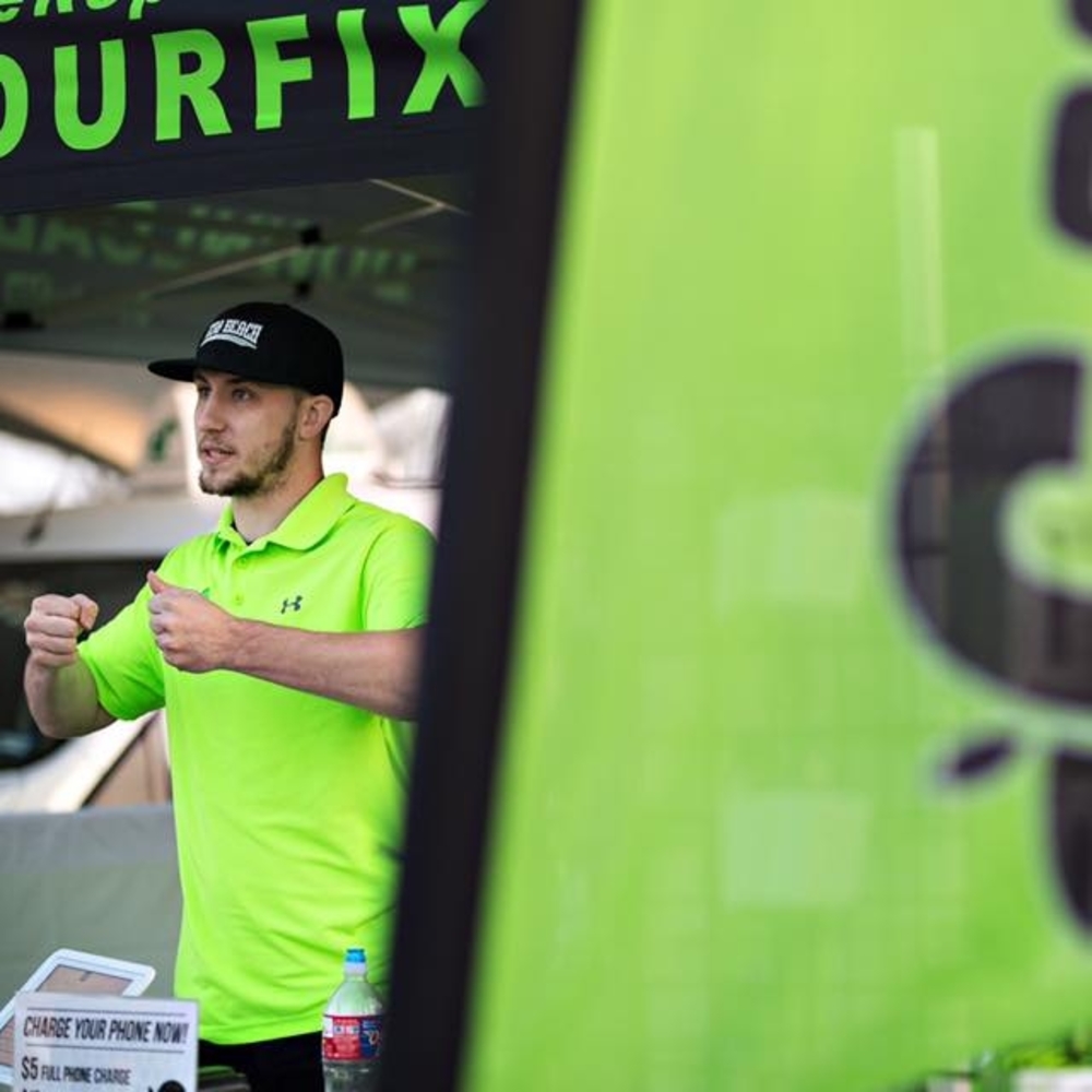 Meet your Posher, Zachary