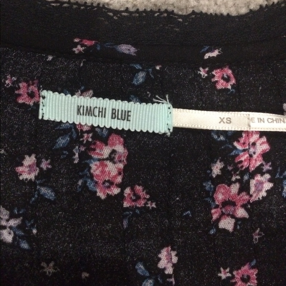 Urban outfitters: Floral print crop top