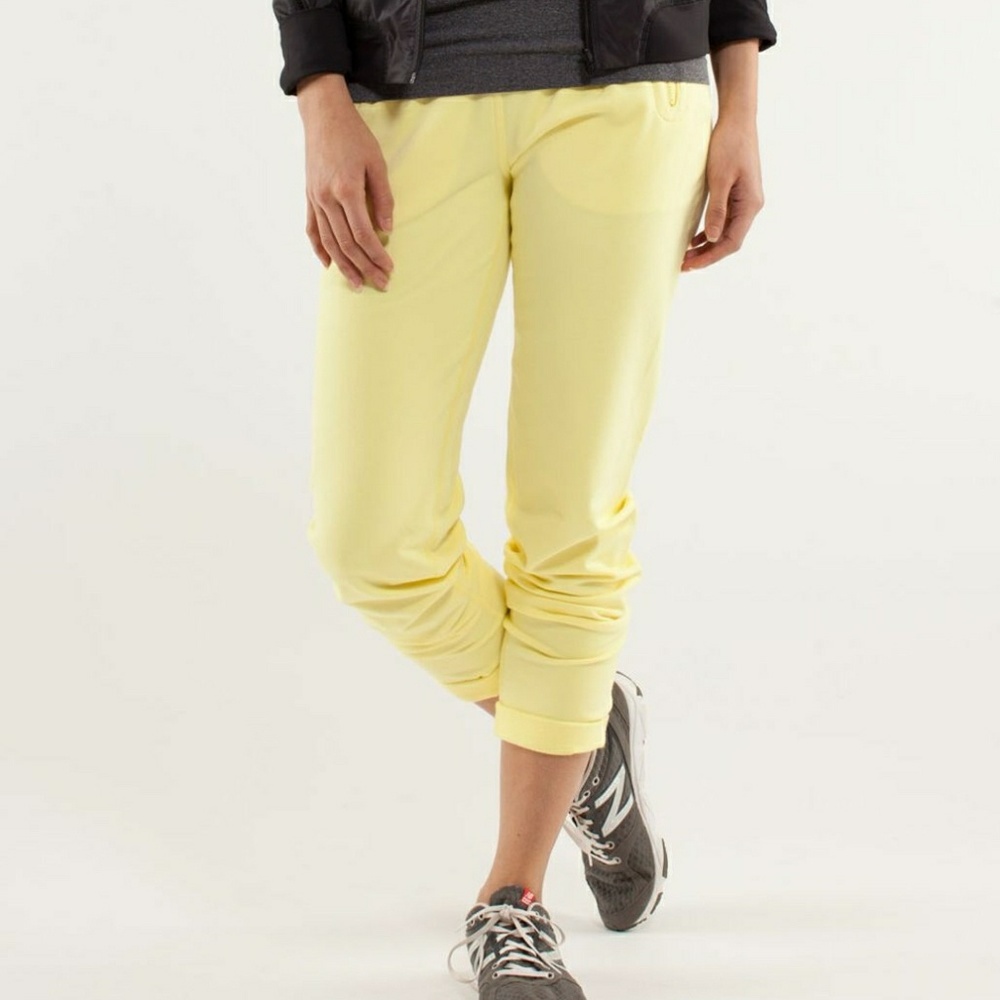 Lululemon Rejuvenate Crops in Mellow Yellow