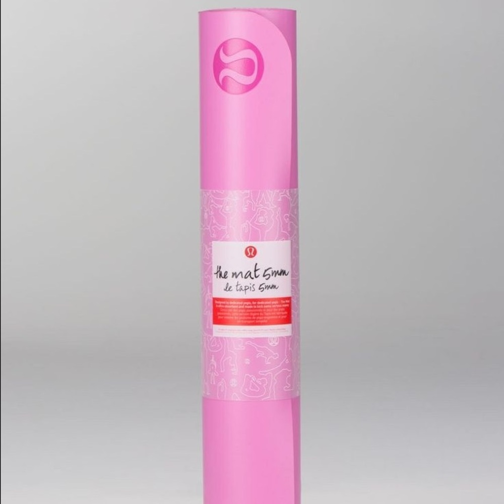 Lululemon pink/black 5mm yoga mat