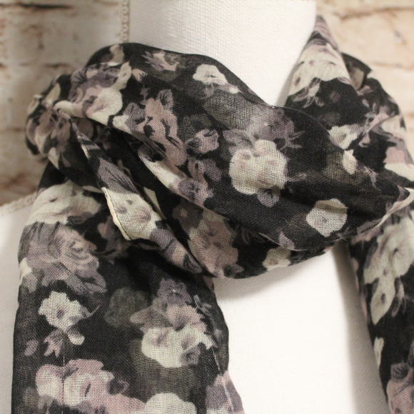 Used Scarf - Picture 3 of 4