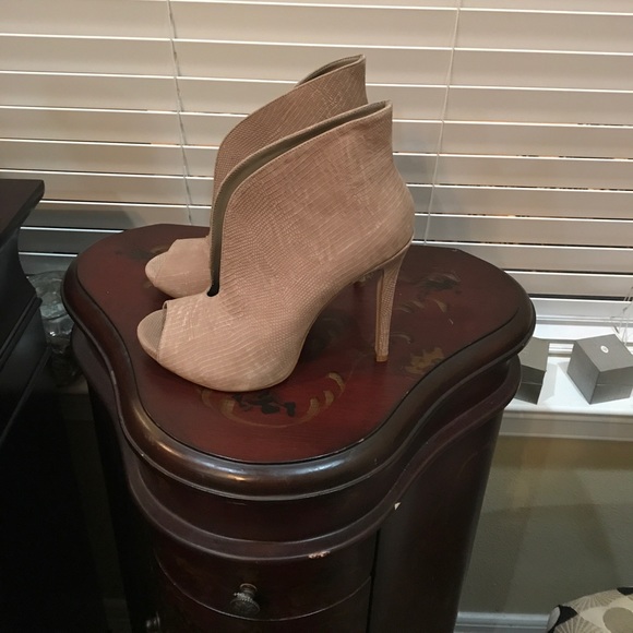 Taupe peep toe booties - Picture 1 of 8